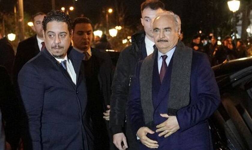 Έξω φρενών οι Τούρκοι με την επίσκεψη Χαφτάρ: «Ο πραξικοπηματίας πήγε κρυφά στην Ελλάδα»