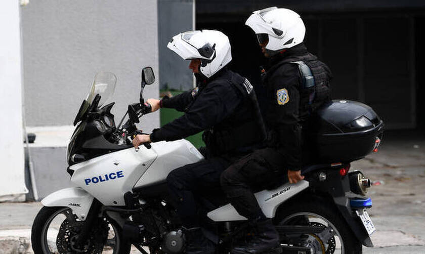 Πανικός στο κέντρο της Αθήνας: Κουκουλοφόροι προσπάθησαν να επιτεθούν σε αστυνομικούς της ΔΙΑΣ