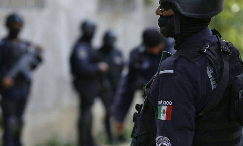 Φρίκη στο Μεξικό: Βρέθηκαν δέκα απανθρακωμένα πτώματα μέσα σε πυρπολημένο αυτοκίνητο