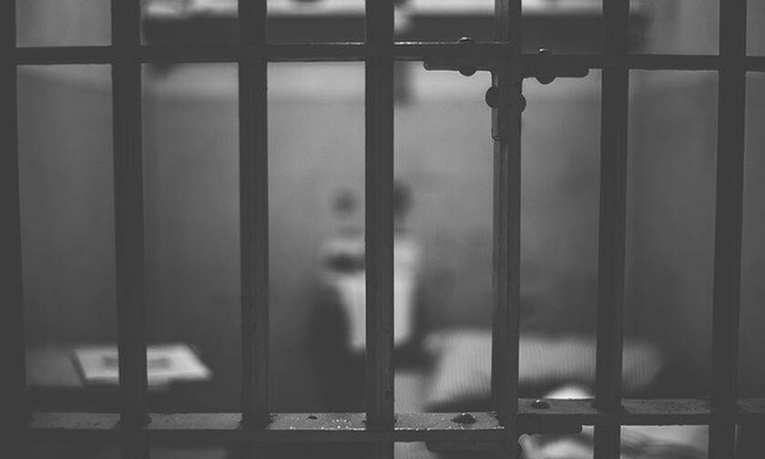 Χαμός στις φυλακές Τρικάλων: Δείτε πού έκρυψε κινητό κρατούμενη