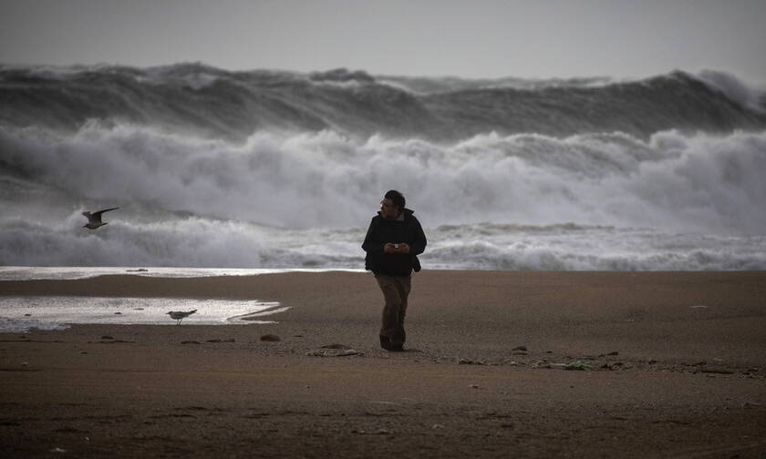 Ισπανία: Αυξήθηκαν οι νεκροί από την καταιγίδα «Γκλόρια» - Μεγάλες καταστροφές (vid)