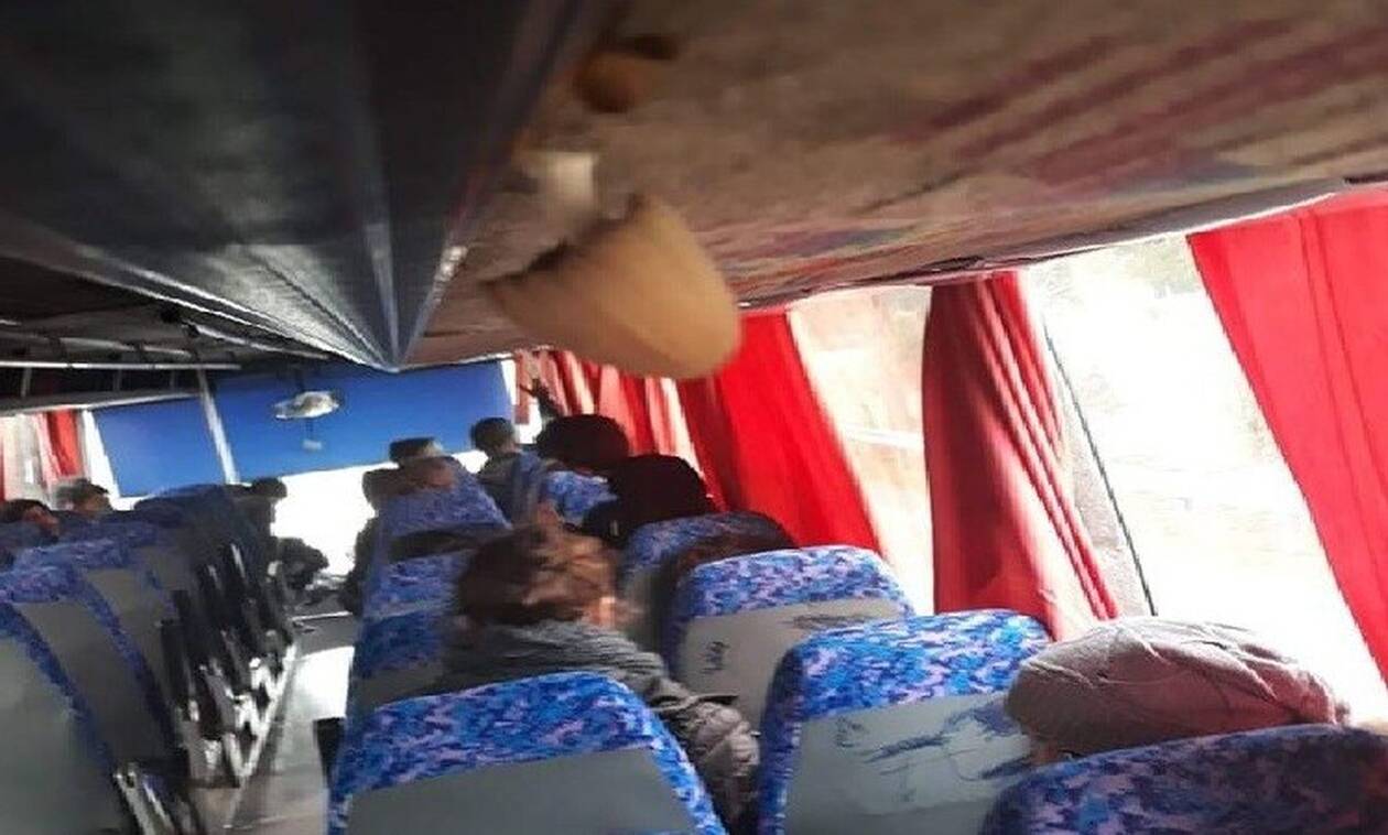 Εικόνες ντροπής σε σχολικό λεωφορείο: Φύτρωσαν μανιτάρια από τη μούχλα (pics - vid)