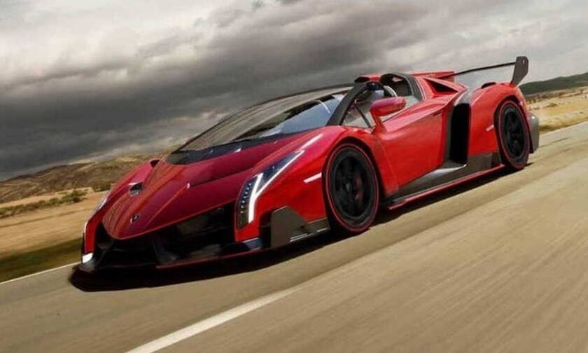 Μία από τις εννέα Lamborghini Veneno Roadsters θα πουληθεί σε δημοπρασία στο Παρίσι