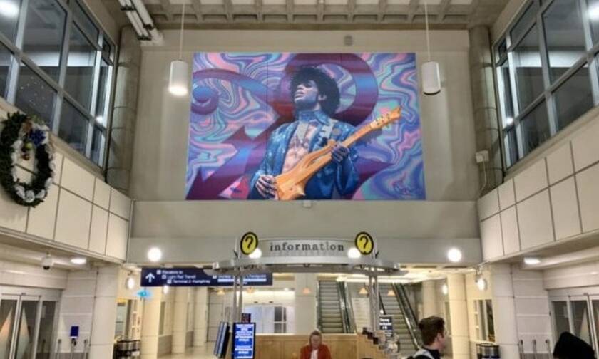Γιγαντιαία τοιχογραφία με τον Prince, στο αεροδρόμιο της Μινεάπολης στις ΗΠΑ