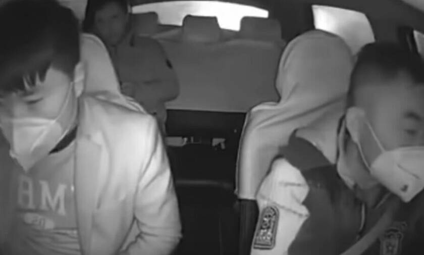 Κοροναϊός: Βίντεο-σοκ με οδηγό ταξί να διώχνει επιβάτη επειδή βήχει 