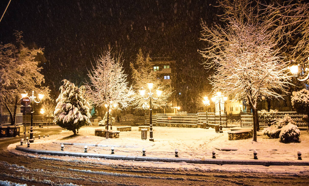 Έφτασαν τα χιόνια στη χώρα: Στα λευκά η Φλώρινα – Πού αλλού θα χιονίσει