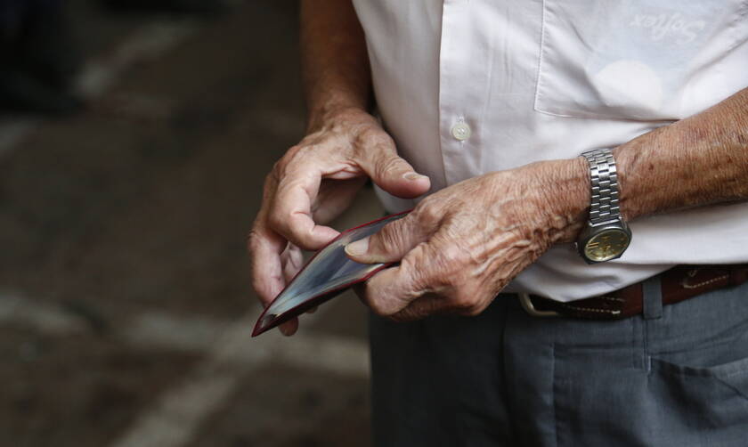 Αναδρομικά: Πότε και πώς θα δοθούν στους παλιούς συνταξιούχους