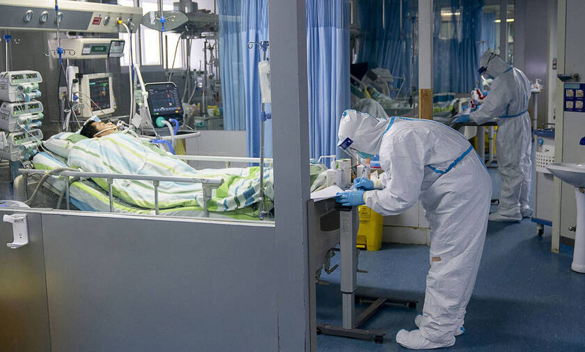 Κοροναϊός: Ο εφιάλτης συνεχίζεται – 722 νεκροί – Ένας Αμερικανός νεκρός στην Ουχάν από τον φονικό ιό