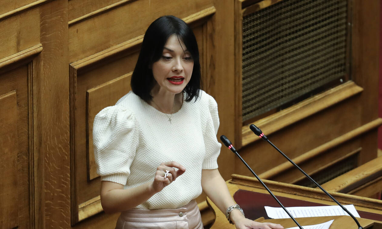 Γιαννακοπούλου ζητάει εξηγήσεις από τη Γεννηματά για τη «συμπόρευση με τον ΣΥΡΙΖΑ»  
