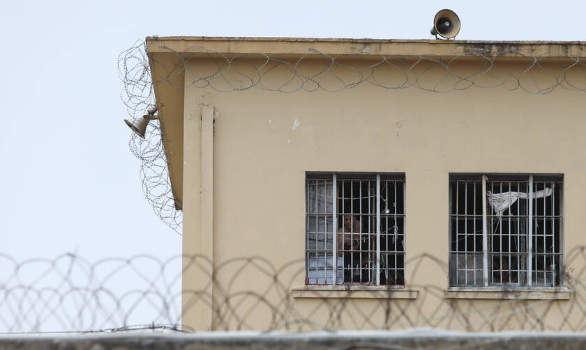 Τζακούζι σε κελί των φυλακών Κορυδαλλού