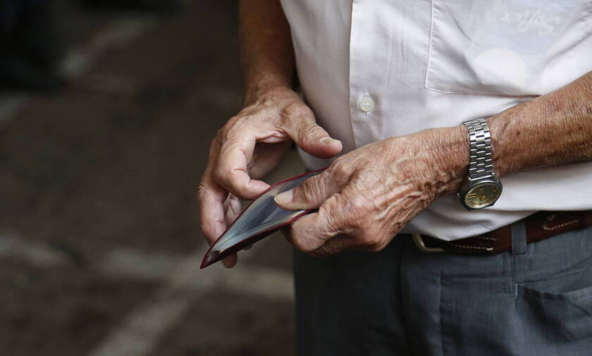 Ρύθμιση για το πρόβλημα με τα αναδρομικά συνταξιούχων προωθεί το υπουργείο Οικονομικών