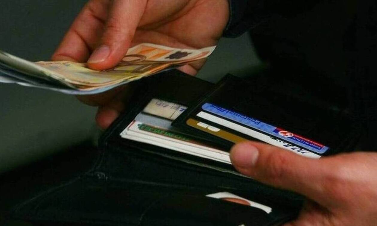 Χατζησαλάτας στο Newsbomb.gr: «Τα "bonus" για όσους πληρώνουν με κάρτα» 