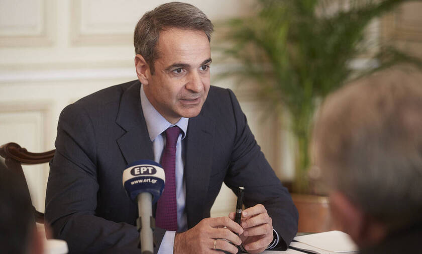 Mitsotakis: The government supports the family in practice