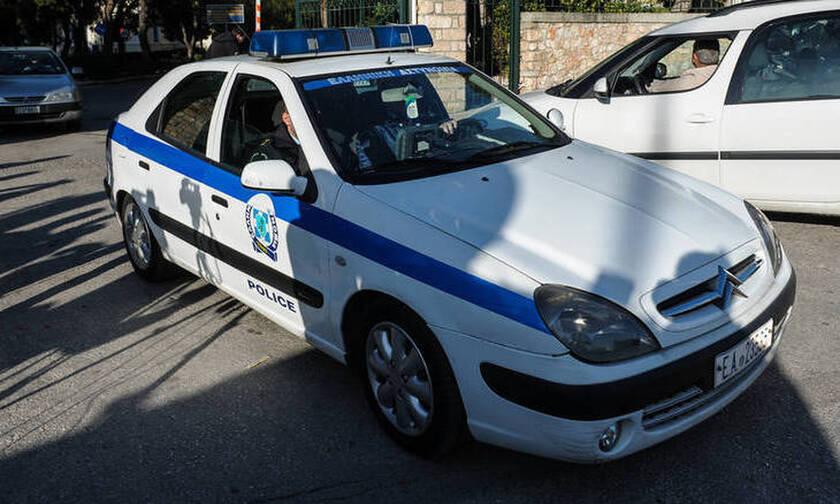 Επίορκοι αστυνομικοί πουλούσαν πλαστά διαβατήρια έως και 40.000 ευρώ 
