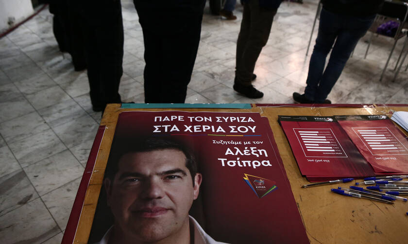 Προσαγωγές στη Συγγρού για αφισοκολλήσεις του ΣΥΡΙΖΑ