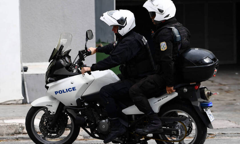 Έφοδος της αστυνομίας στο παζάρι του Σχιστού 