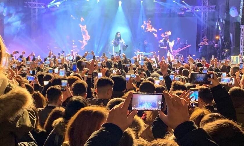 Λένα Ζευγαρά: Χαμός σε συναυλία της στου Ρέντη και δεύτερη παράταση στο Tokyo (photos+videos)