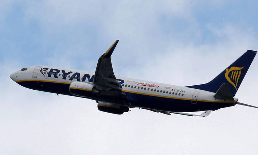 Κοροναϊός: Απολυμαίνουν αεροσκάφος της Ryanair στη Θεσ/νίκη τέσσερις ημέρες μετά το κρούσμα