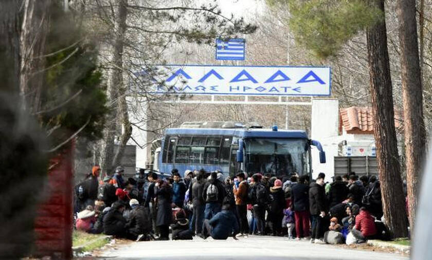 Έβρος: Έκλεισε το τελωνείο στις Καστανιές – Εκατοντάδες μετανάστες πήγαν να περάσουν τα σύνορα
