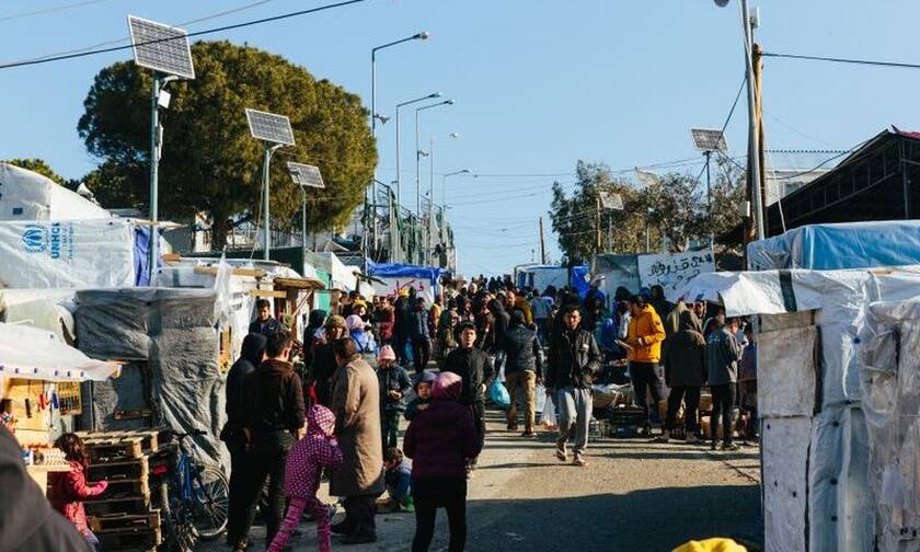 Μυτιλήνη:Αναβρασμός στη Μόρια από τις φήμες ότι άνοιξαν τα σύνορα-Πήγαν στο λιμάνι να πάρουν καράβι