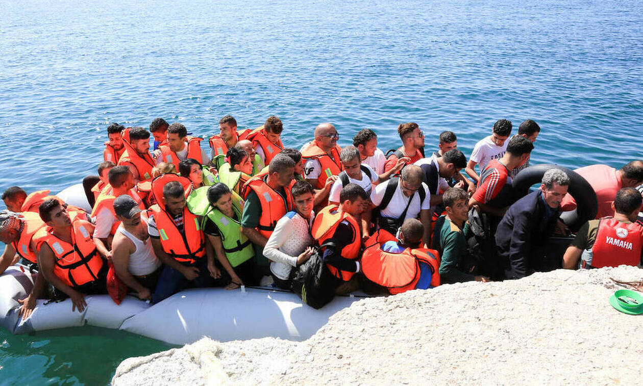 Πανικός στην Μυτιλήνη: 10 βάρκες - 400 άτομα, μπαίνουν από παντού