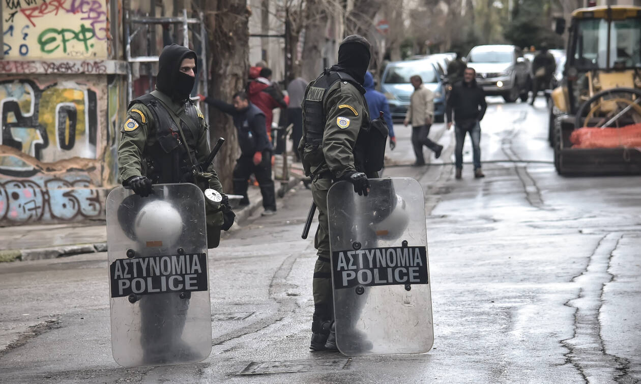Επιχείρηση της Αστυνομίας σε κτήριο στο κέντρο της Αθήνας