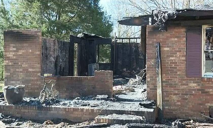 Φρίκη: 16χρονη έκαψε την οικογένειά της - «Κλέφτηκε» με τον σύντροφό της