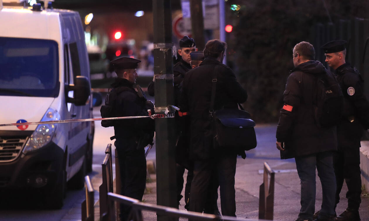 Συναγερμός στη Γαλλία: Ένοπλος κρατά ομήρους τη γυναίκα και τα παιδιά του 