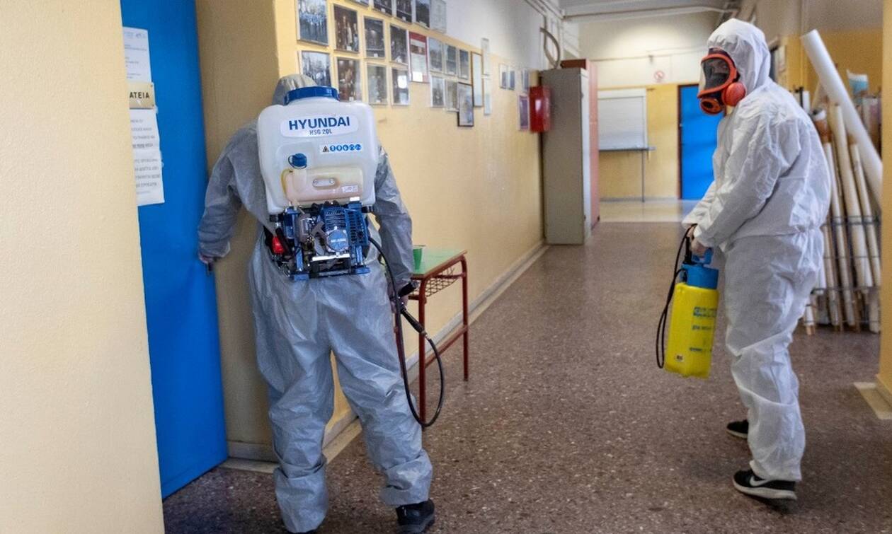 Κοροναϊός: Προληπτική απολύμανση σε όλα τα σχολικά κτήρια του Δήμου Πειραιά και στην Αμαλιάδα