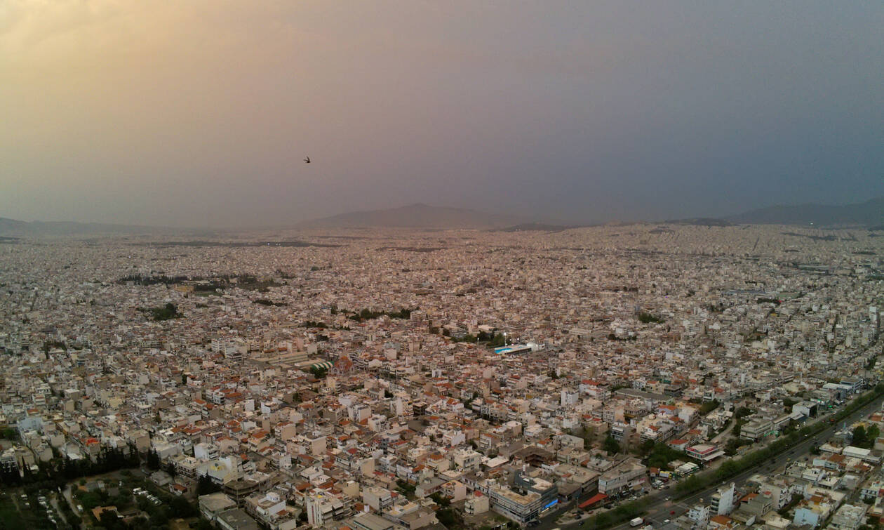 Προσοχή! Αφρικανική σκόνη «πνίγει» την Ελλάδα - Δείτε ποιες περιοχές θα καλύψει (vid)
