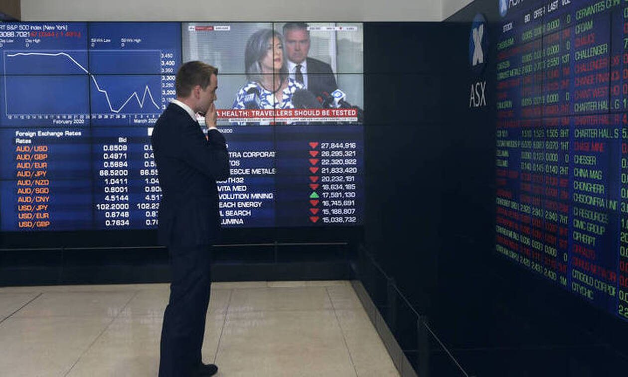 Ο κοροναϊός «γκρεμίζει» τις αγορές - «Μαύρη Δευτέρα» με τεράστια πτώση και στο Χρηματιστήριο Αθηνών