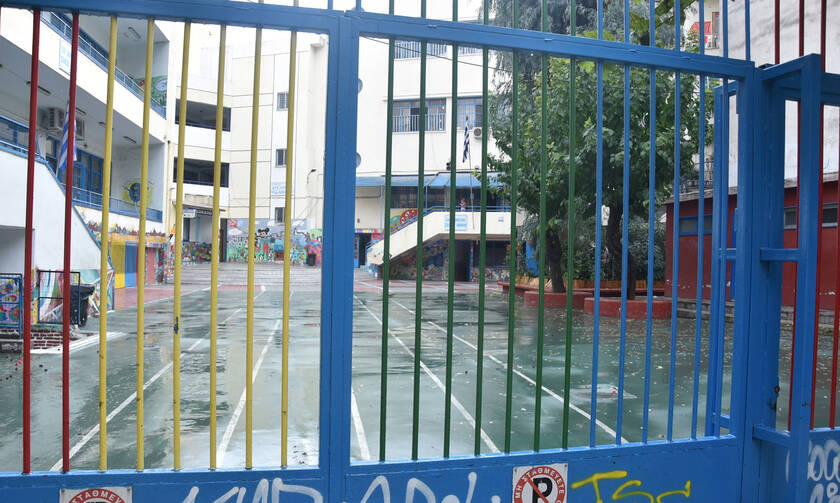 Κοροναϊός στην Ελλάδα: Κλειστά σχολεία - Τα μέτρα για εργαζόμενους γονείς κι επιχειρήσεις