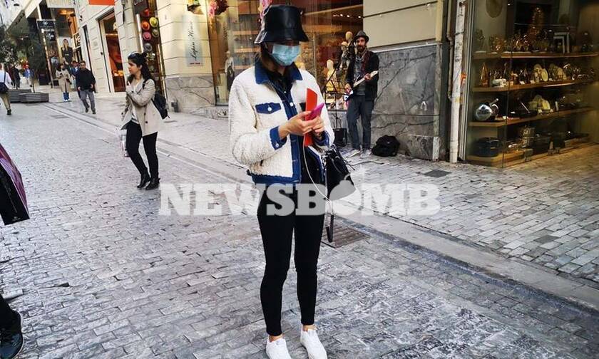 Κοροναϊός - Ρεπορτάζ Newsbomb.gr: Με μάσκες και γάντια στους δρόμους της Αθήνας - Απίστευτες εικόνες