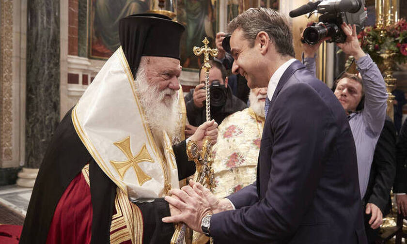 Kορονοϊός στην Ελλάδα: Κλείνει τις εκκλησίες ο Ιερώνυμος - Έκτακτη συνεδρίαση της Ιεράς Συνόδου
