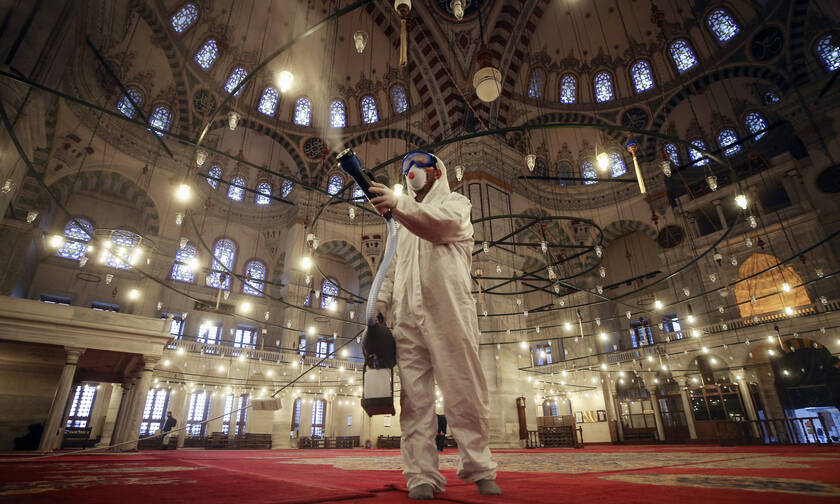 Κορονοϊός – Τουρκία: Αναστέλλονται οι μαζικές προσευχές στα τζαμιά