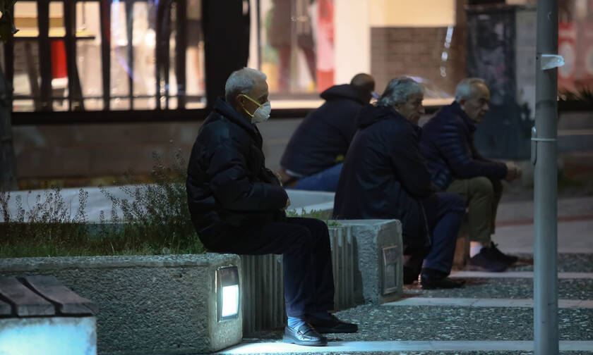 Κορονοϊός: Δραματική πρόβλεψη επιδημιολόγου - «Έως και 50.000 κρούσματα στην Ελλάδα»