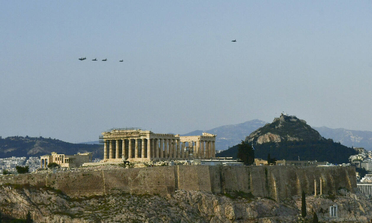 25η Μαρτίου LIVE: Απόδοση τιμών σε όλη την Ελλάδα – Τα F-16 «οργώνουν» τον ελληνικό ουρανό 