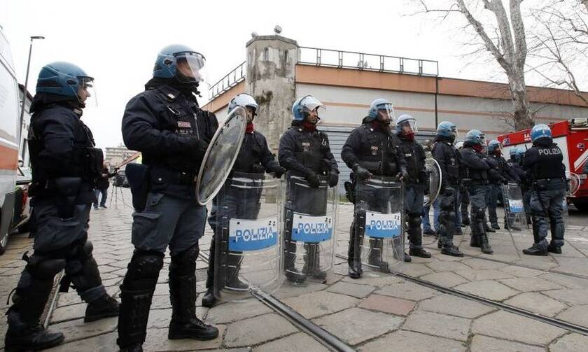Κορονοϊός - Ιταλία: Δραματικές στιγμές και οργή - Απειλεί να κατεβάσει φλογοβόλα η κυβέρνηση