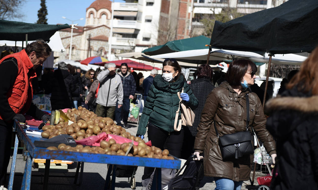 Κορονοϊός στην Ελλάδα - Παπαθανάσης: «Αν χρειαστεί, θα κλείσουν οι λαϊκές αγορές»