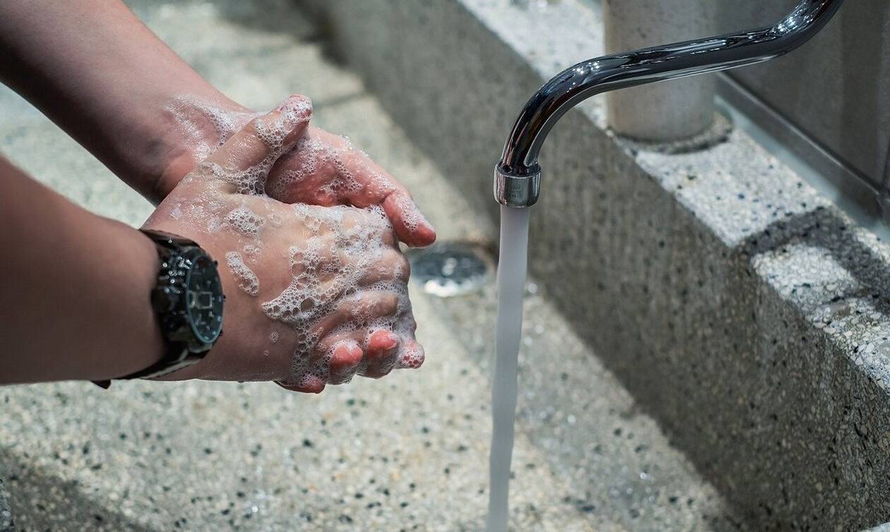 «Όσκαρ» αφηρημάδας: Ήθελε να πλύνει τα χέρια του – Ούρλιαζε από πόνο (pics)