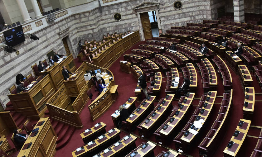 Κορονοϊός – ΣΥΡΙΖΑ: Υποχρεωτική και όχι προαιρετική μείωση των βουλευτικών αποζημιώσεων