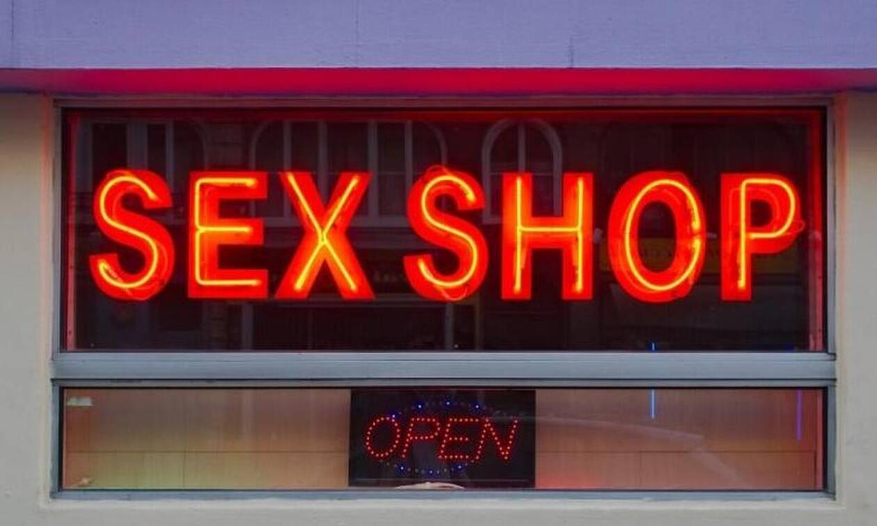 Κορονοϊός: Απίστευτο - Δείτε τι ξεπουλάει στα sex shops εν μέσω πανδημίας (pics)