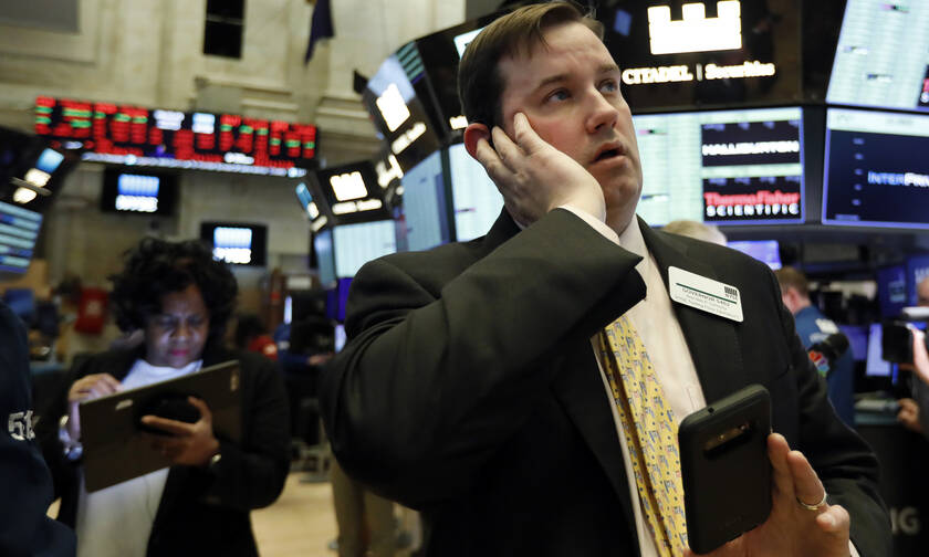 Ο κορονοϊός «χτυπά» και το Χρηματιστήριο: Με μεγάλη πτώση ξεκίνησε η συνεδρίαση στη Wall Street 