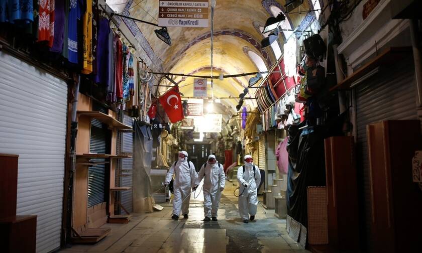 Κορονοϊός Τουρκία: 63 νεκροί το τελευταίο 24ωρο - «Σφάζονται» Ερντογάν - Ιμάμογλου