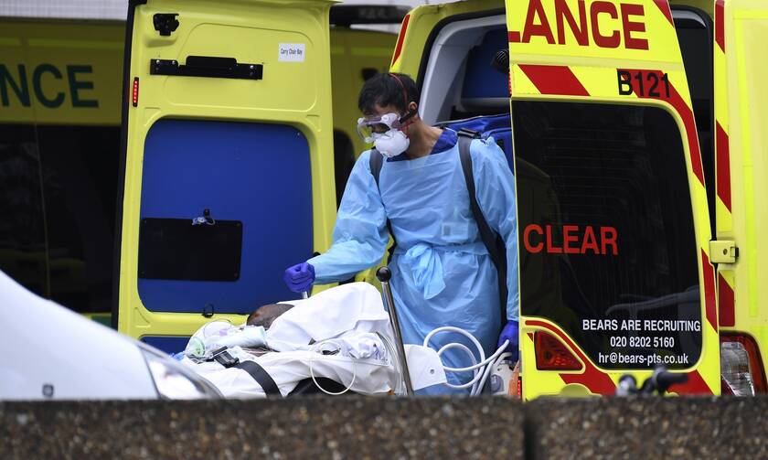 Κορονοϊός - Τρομακτική αύξηση: 708 νεκροί στη Βρετανία μέσα σε 24 ώρες - Πάνω από 4.000 συνολικά