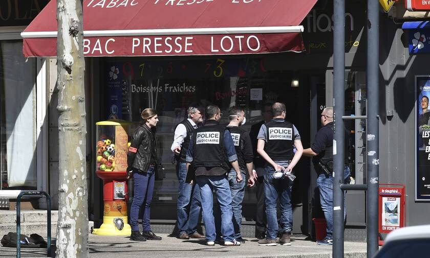 Γαλλία: Τρεις συλλήψεις για την τρομοκρατική επίθεση με μαχαίρι