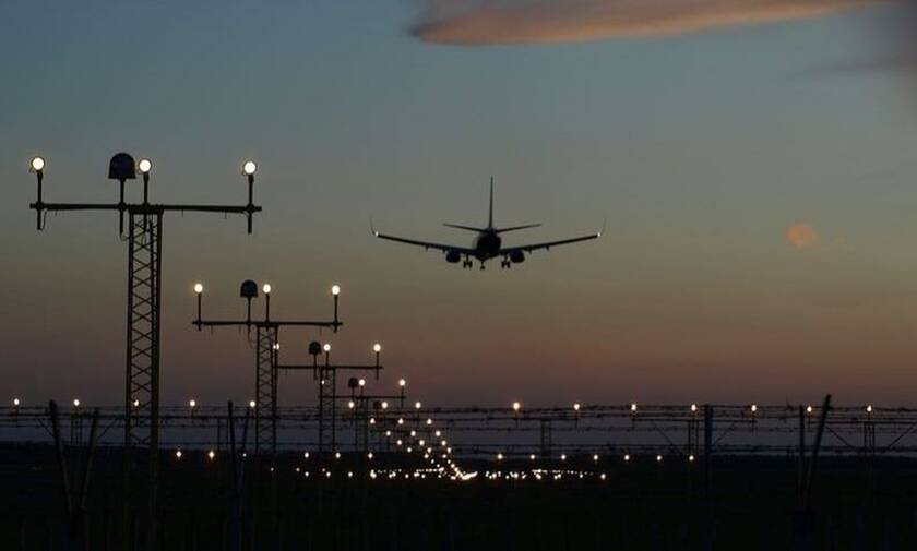 Κορονοϊός: «Λουκέτο» σε κορυφαία αεροπορική εταιρεία - Τι θα γίνει με τα εισιτήρια
