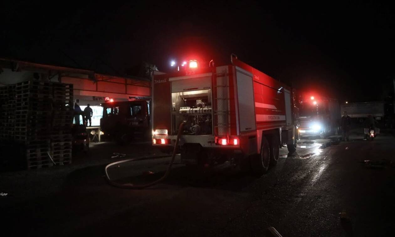 Αττική: Υπό έλεγχο η πυρκαγιά σε κατάστημα στη Λαχαναγορά Αθηνών 