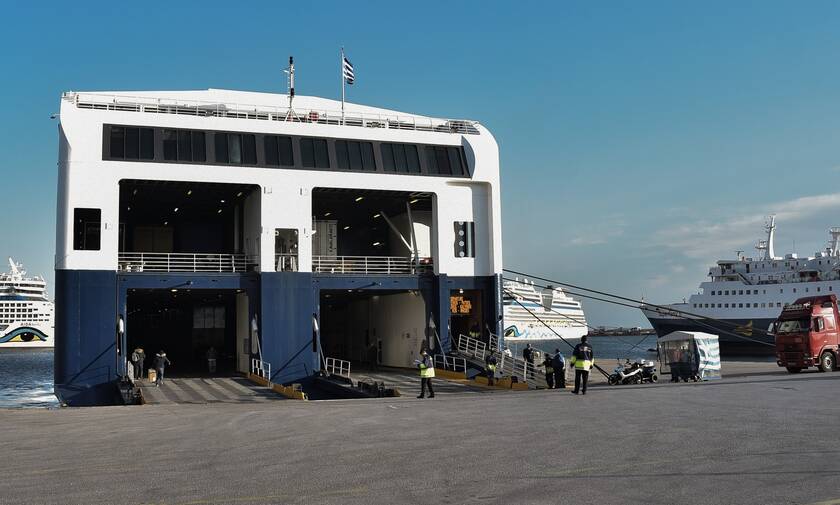 Κορονοϊός: Αυστηροί έλεγχοι στα λιμάνια - Ποιοι επιτρέπεται να ταξιδέψουν