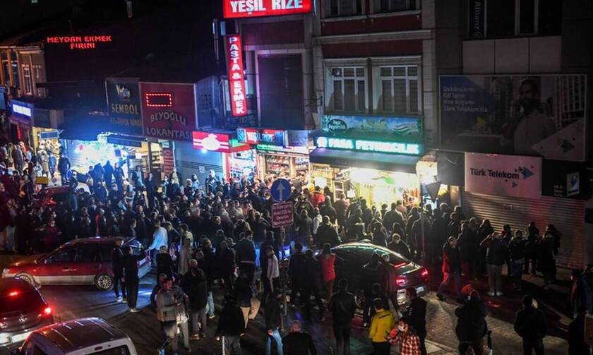 Κορονοϊος: Εικόνες χάους στην Τουρκία – Συμπλοκές και κοσμοσυρροή μετά το lockdown